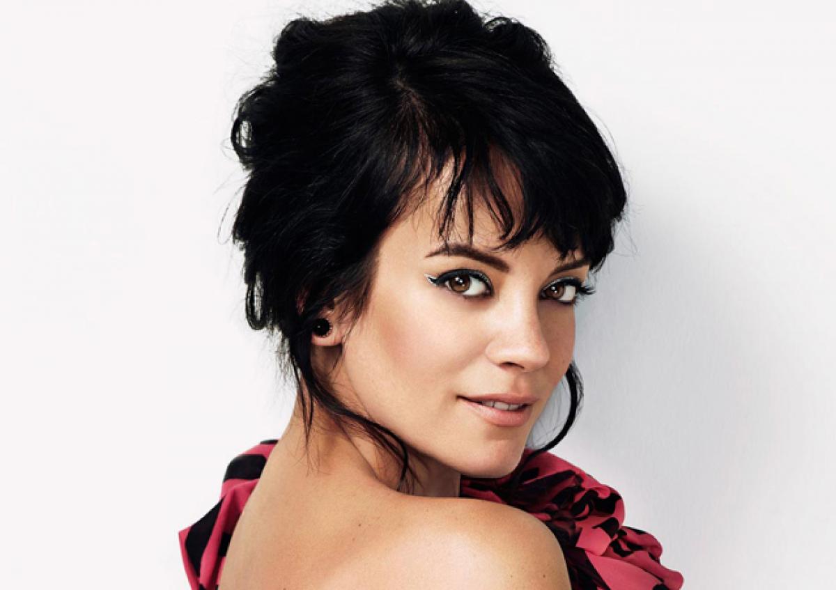 Lily Allen suffers minor burns in gas explosion